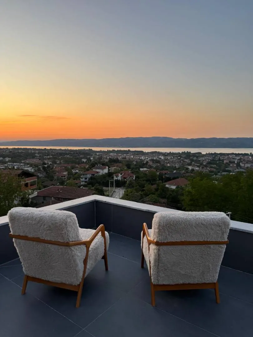 Beyaz Tera Suit — fotoğraf 19