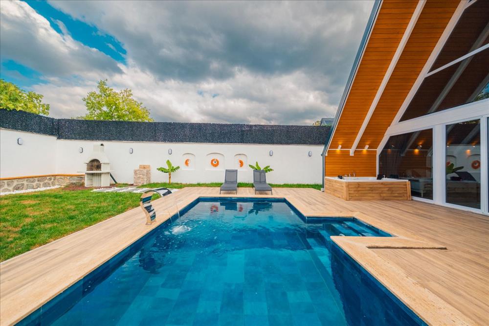 B323 Jakuzili Havuzlu Bungalov — fotoğraf 11